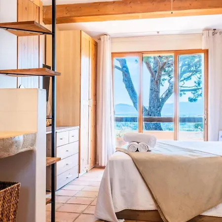 Villa 5 Chambres, Sauna, Piscine Et Vue Mer. - 5 Chambres, Sauna, Piscine Et Vue Mer. Mae-2513