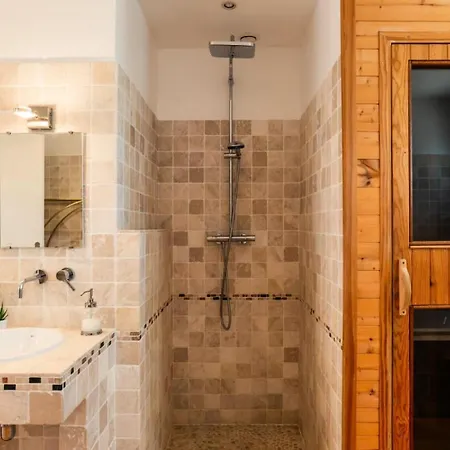 Villa 5 Chambres, Sauna, Piscine Et Vue Mer. - 5 Chambres, Sauna, Piscine Et Vue Mer. Mae-2513 La Rochette (Alpes-de-Haute-Provence)