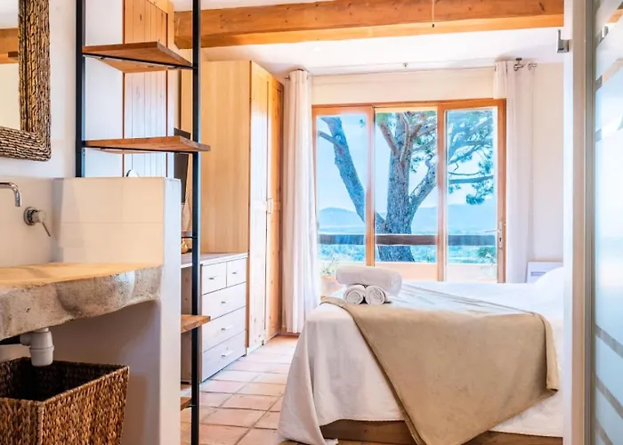 Villa 5 Chambres, Sauna, Piscine Et Vue Mer. - 5 Chambres, Sauna, Piscine Et Vue Mer. Mae-2513