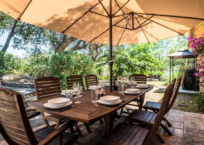 Villa 5 Chambres, Sauna, Piscine Et Vue Mer. - 5 Chambres, Sauna, Piscine Et Vue Mer. Mae-2513 *