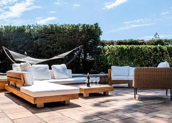 5 Chambres, Sauna, Piscine Et Vue Mer. - 5 Chambres, Sauna, Piscine Et Vue Mer. Mae-2513 *