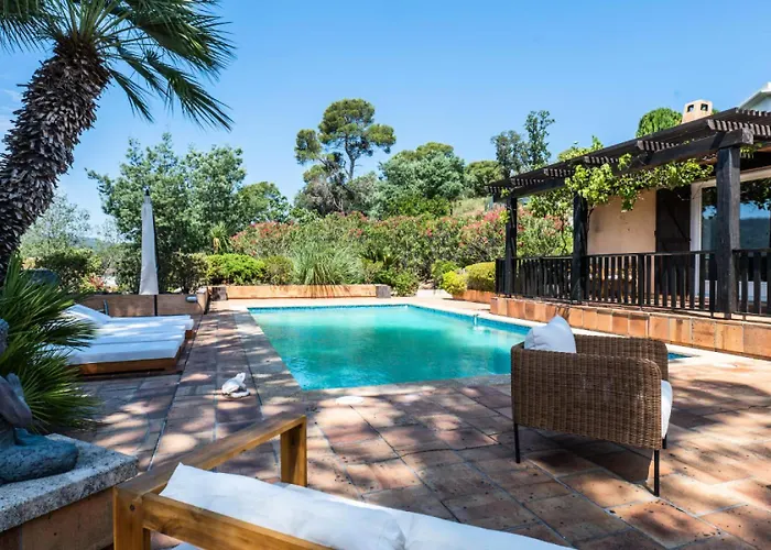 5 Chambres, Sauna, Piscine Et Vue Mer. - 5 Chambres, Sauna, Piscine Et Vue Mer. Mae-2513 * La Rochette (Alpes-de-Haute-Provence)