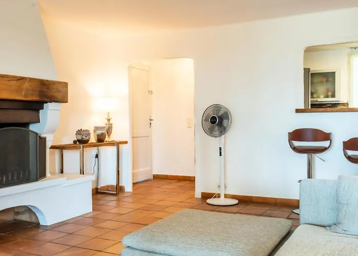 Villa 5 Chambres, Sauna, Piscine Et Vue Mer. - 5 Chambres, Sauna, Piscine Et Vue Mer. Mae-2513