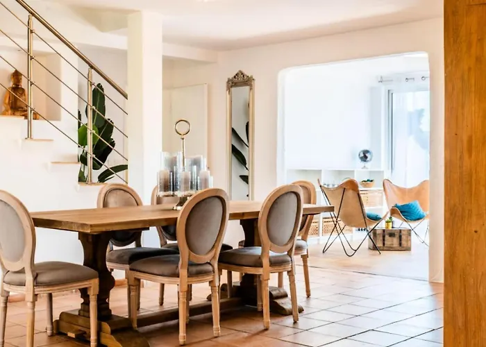 5 Chambres, Sauna, Piscine Et Vue Mer. - 5 Chambres, Sauna, Piscine Et Vue Mer. Mae-2513