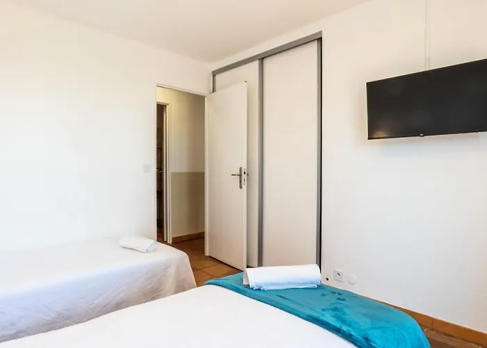 Villa 5 Chambres, Sauna, Piscine Et Vue Mer. - 5 Chambres, Sauna, Piscine Et Vue Mer. Mae-2513