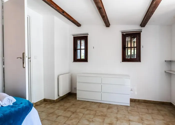 Villa 5 Chambres, Sauna, Piscine Et Vue Mer. - 5 Chambres, Sauna, Piscine Et Vue Mer. Mae-2513 *