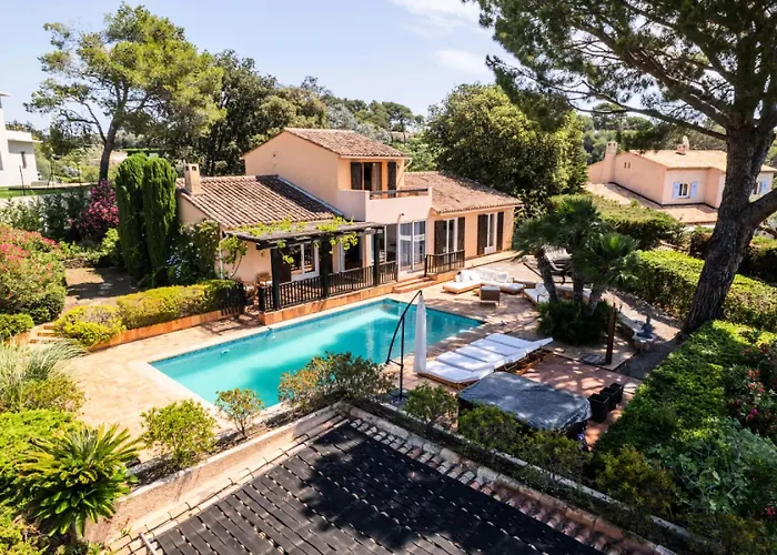 Villa 5 Chambres, Sauna, Piscine Et Vue Mer. - 5 Chambres, Sauna, Piscine Et Vue Mer. Mae-2513 *